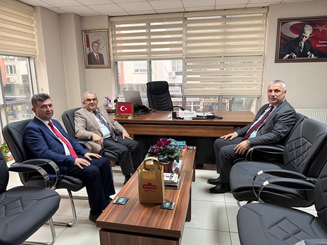 Edremit İlçe Milli Eğitim Müdürü, Burhaniye'deki Meslektaşını Ziyaret Etti