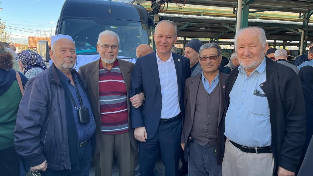 Balıkesir'den Umre Yolcuları Dualarla Uğurlandı