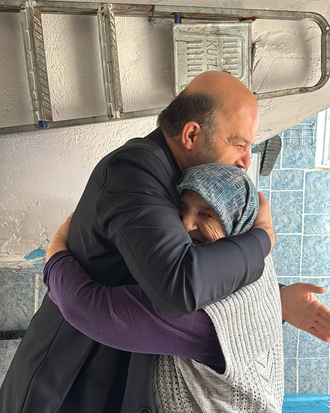 İvrindi Belediye Başkanı Önder Lapanta, Evciler Mahallesi'nde Hemşehrileriyle Buluştu