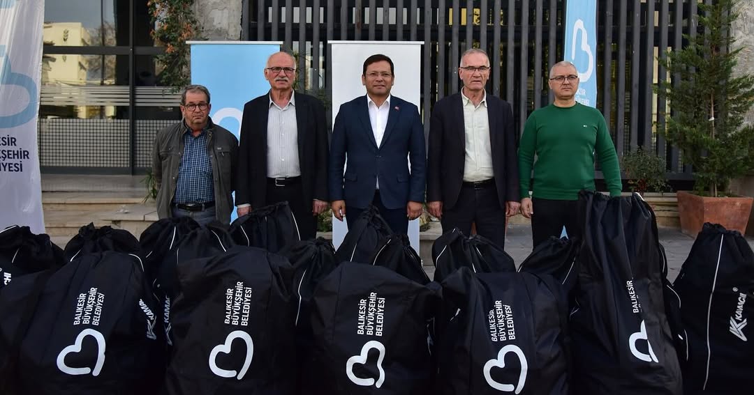 Sındırgı'da Okullara Spor Malzemesi Dağıtımı Gerçekleştirildi