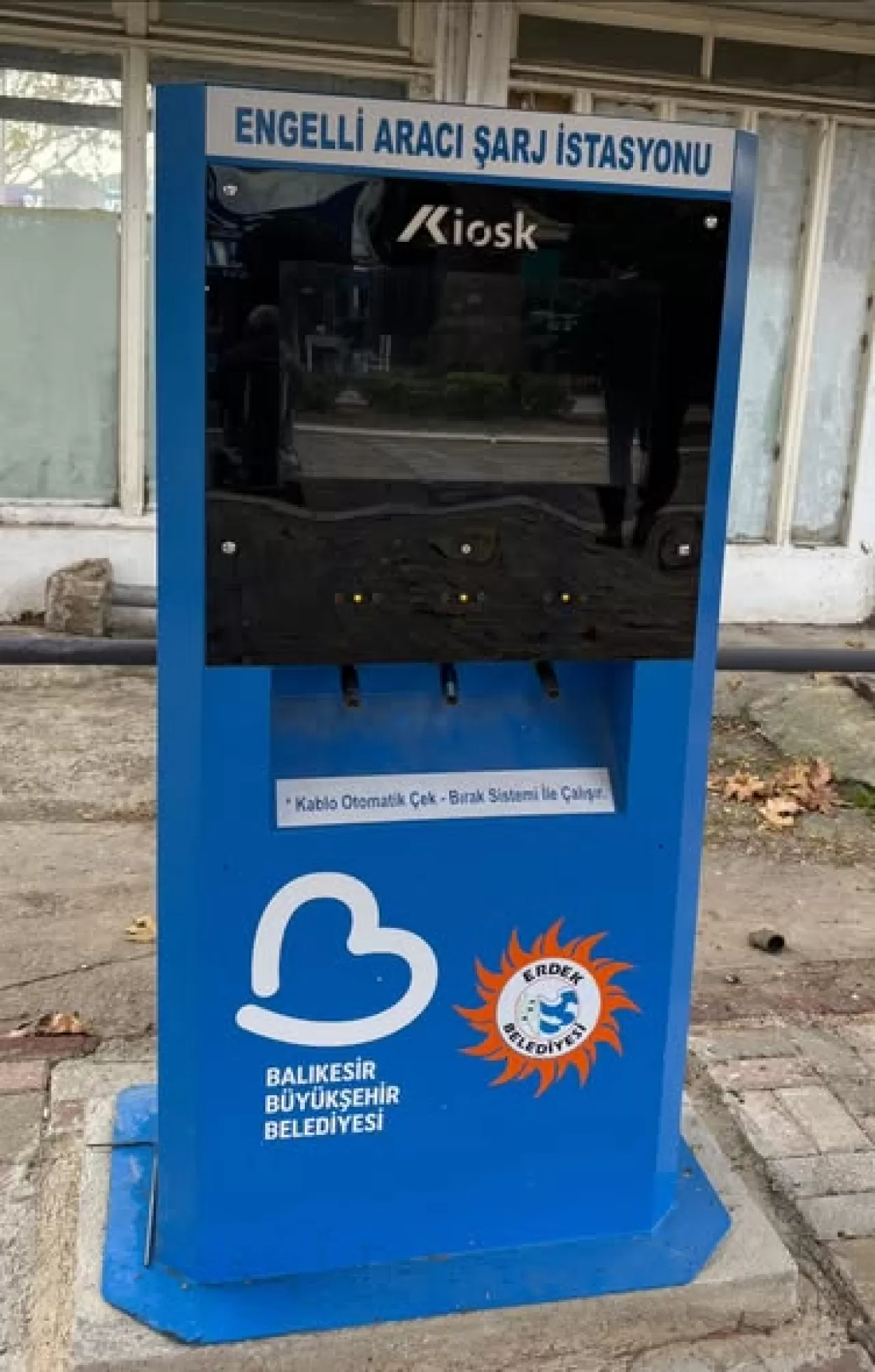 Erdek'te Engelsiz Yaşam İçin Önemli Adım: Engelli Aracı Şarj İstasyonu Hizmete Girdi