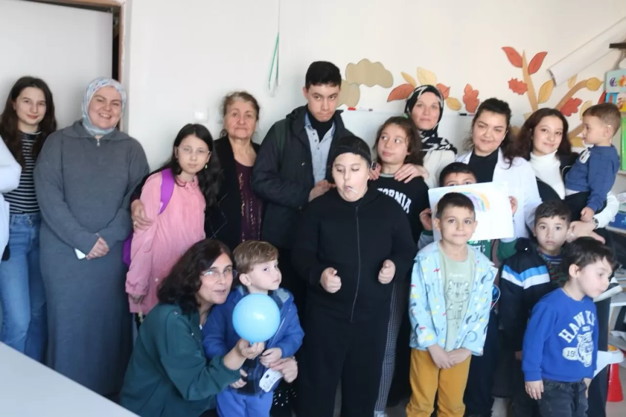 MHP Balıkesir, Özel Karagöz Rehabilitasyon Merkezi'ni Ziyaret Etti