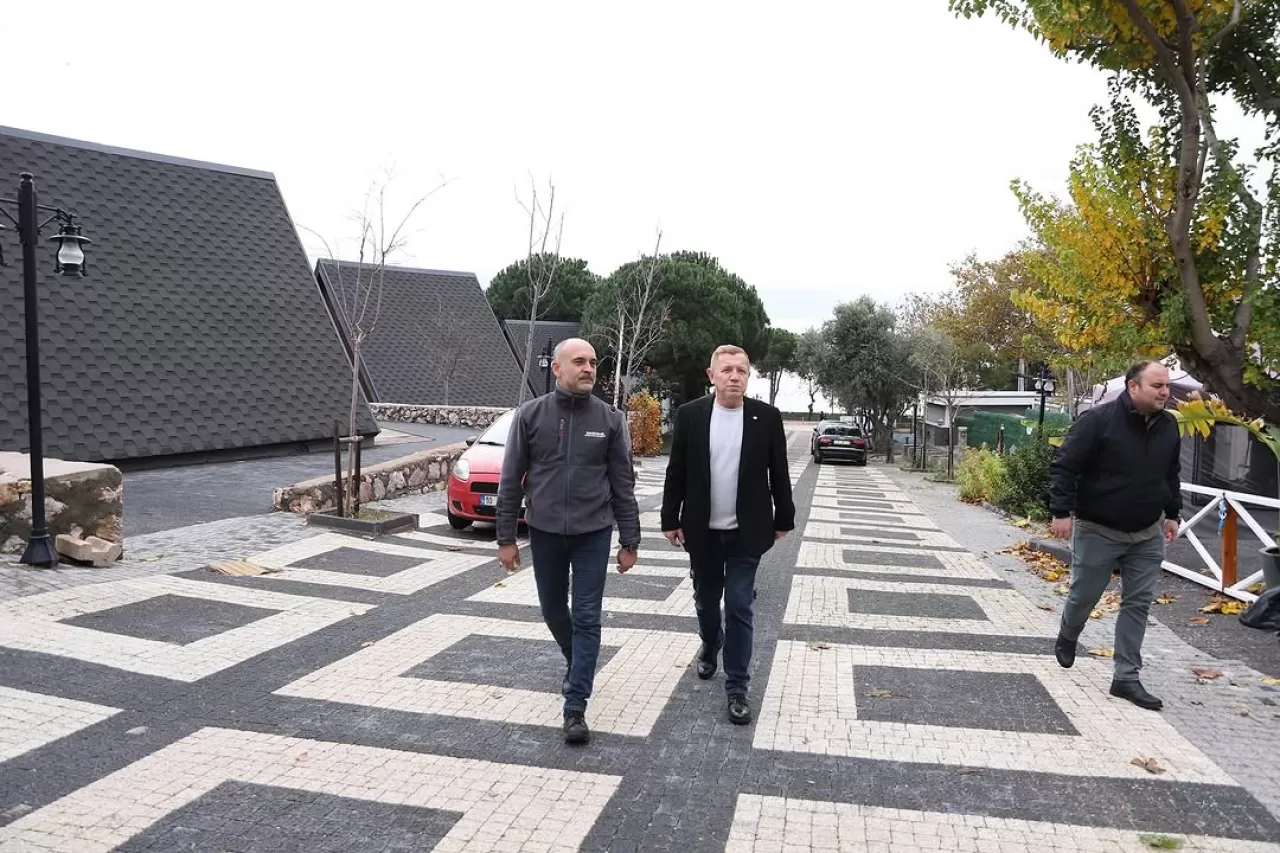 Bandırma Belediyesi Başkan Vekili, Karavan Parkında Konaklayan Ailelerle Buluştu