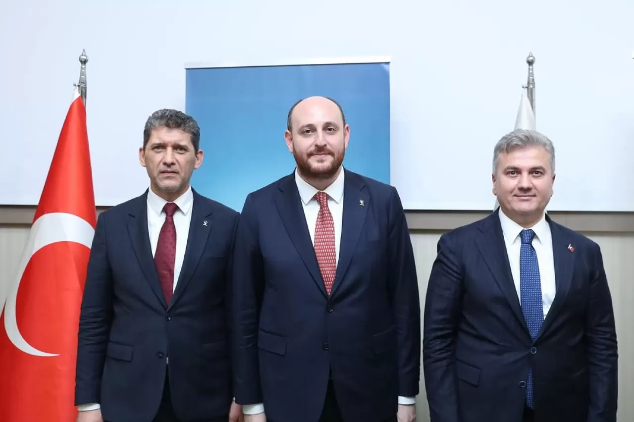 AK Parti Antalya'da Sahadaki Çalışmaları ve Hedeflerini Değerlendirdi