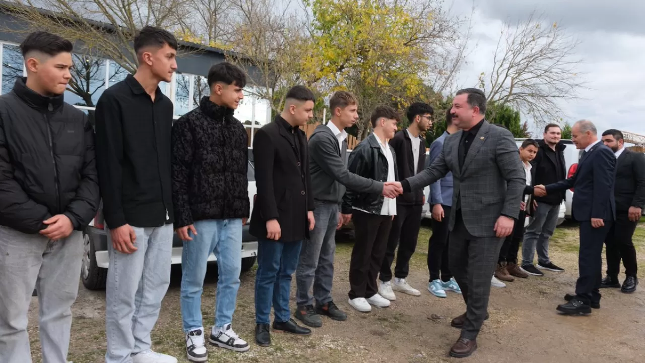 MHP Balıkesir Milletvekili Ekrem Gökay Yüksel, Gönen'de Vatandaşlarla Buluştu