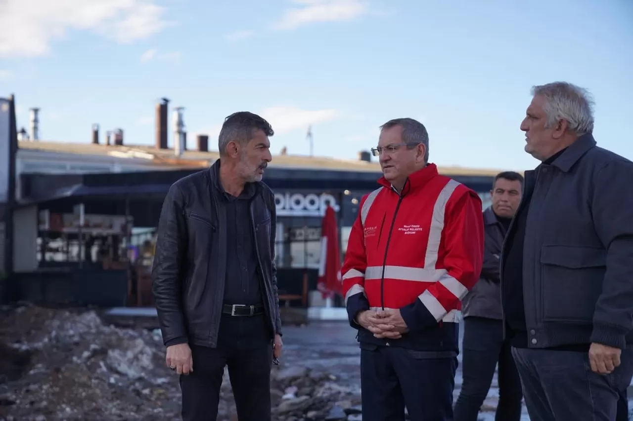 Ayvalık Tarihi Gümrük Meydanı, Çağdaş Bir Kamusal Alan Olarak Yenileniyor