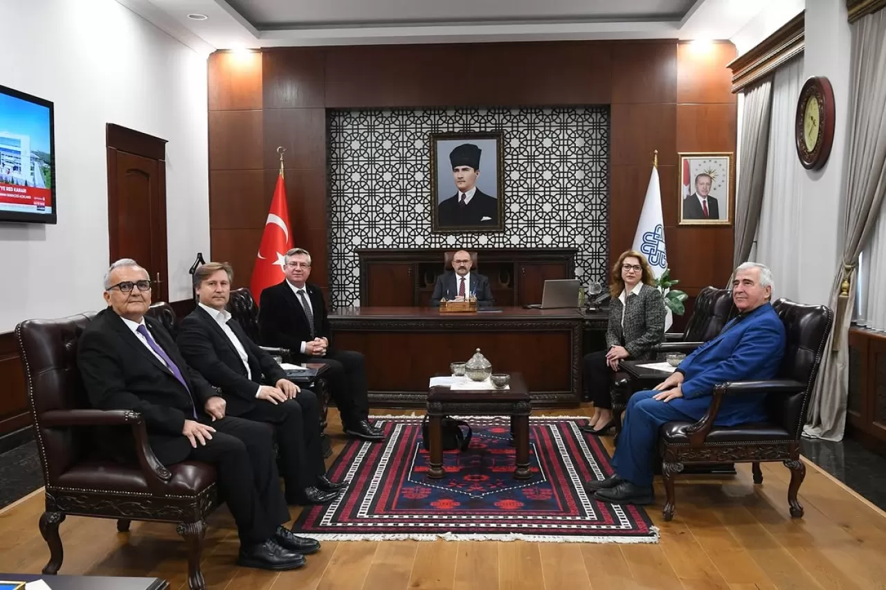 Balıkesir'de Kent Konseyleri Vali Ustaoğlu'nu Ziyaret Etti