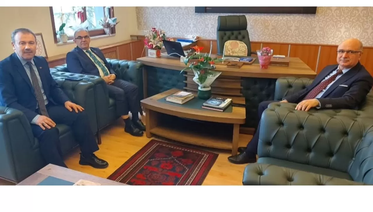 İvrindi İlçe Milli Eğitim Müdürü Mustafa Yücel, Meslektaşları Tarafından Ziyaret Edildi