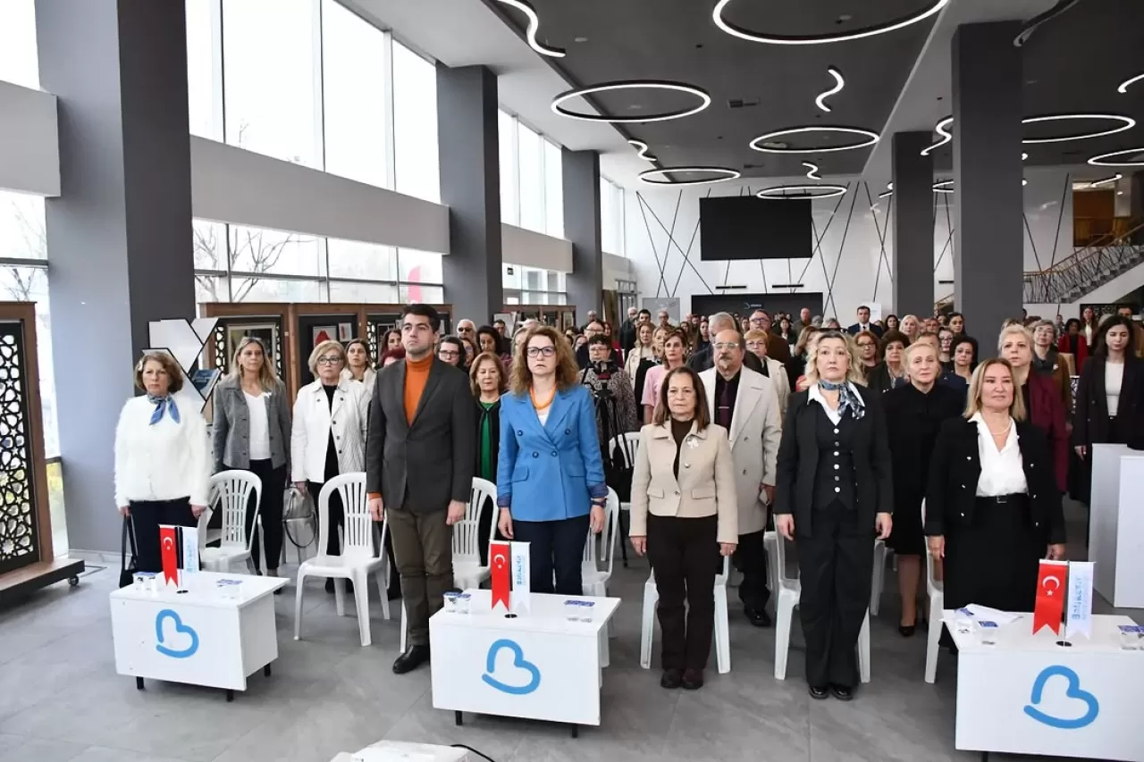 Balıkesir'de 5 Aralık Dünya Kadın Hakları Günü Coşkuyla Kutlandı