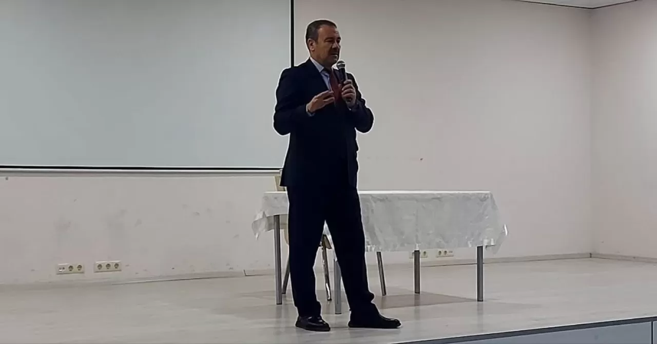 İvrindi'de Mevlâna Haftası Konferansı Düzenlendi