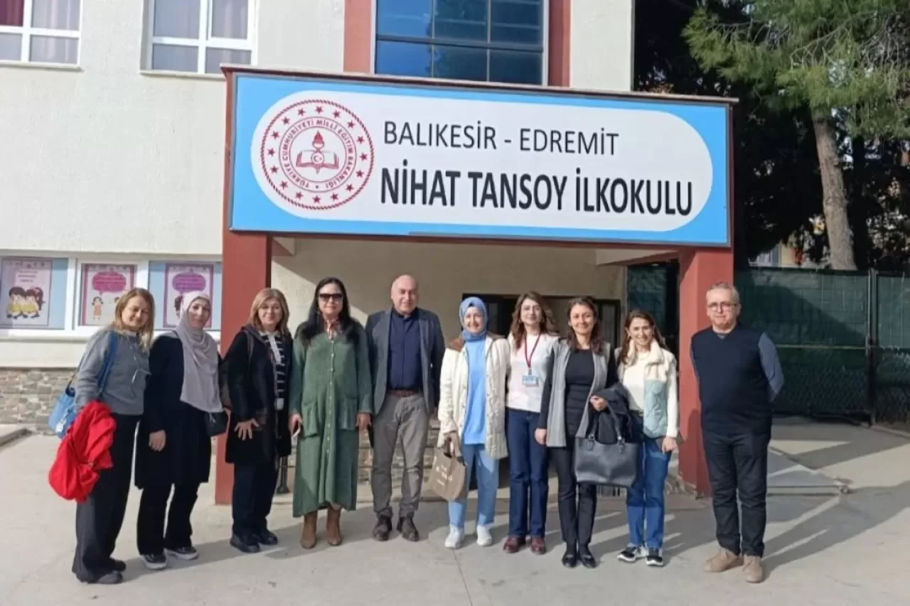 Edremit'te Kardeş Okullar eTwinning Projeleri İçin Buluştu