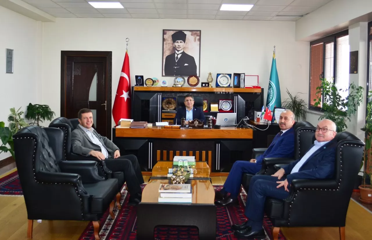 Balıkesir Üniversitesi'nde Tarım ve Orman İl Müdüründen Rektöre Ziyaret
