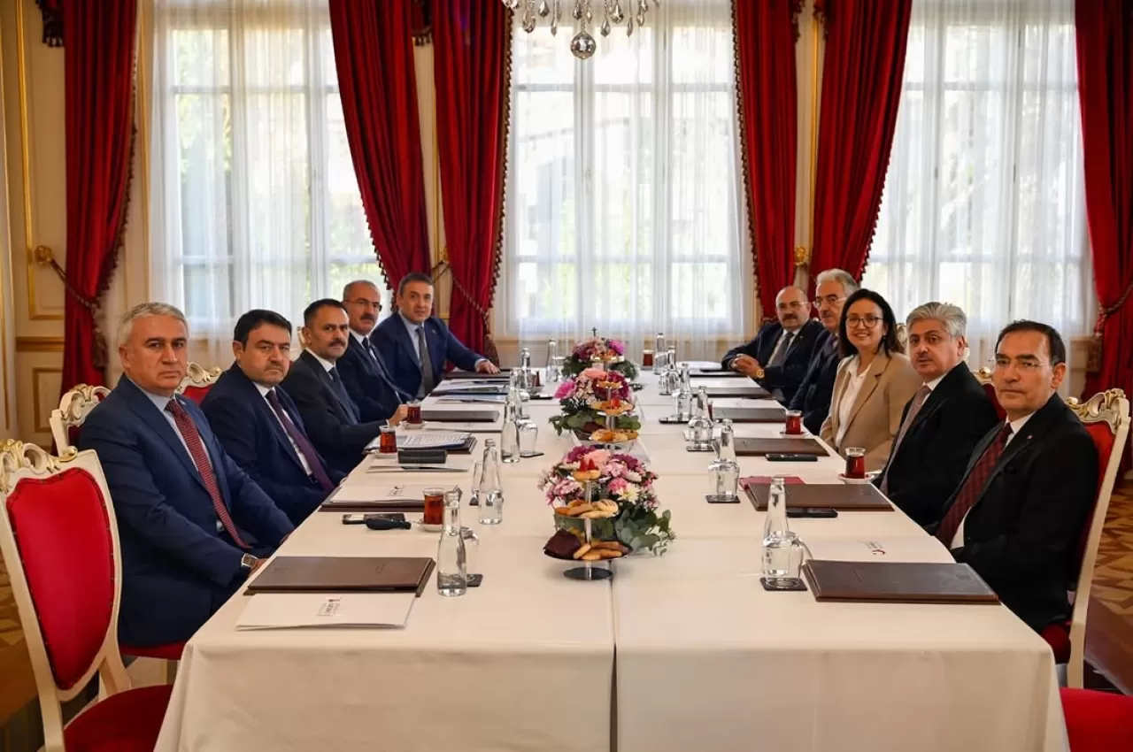 Vali Ustaoğlu, Yalova'da Düzensiz Göçle Mücadele Toplantısı'na Katıldı