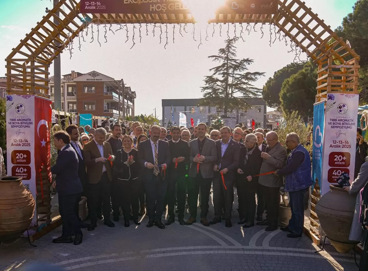 Ayvalık Belediyesi, Gömeç'teki Tıbbi Bitkiler Sempozyumu'na Katıldı