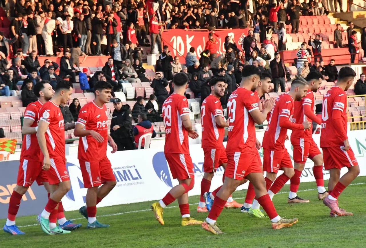 Balıkesirspor İlk Yarıyı Önde Kapattı