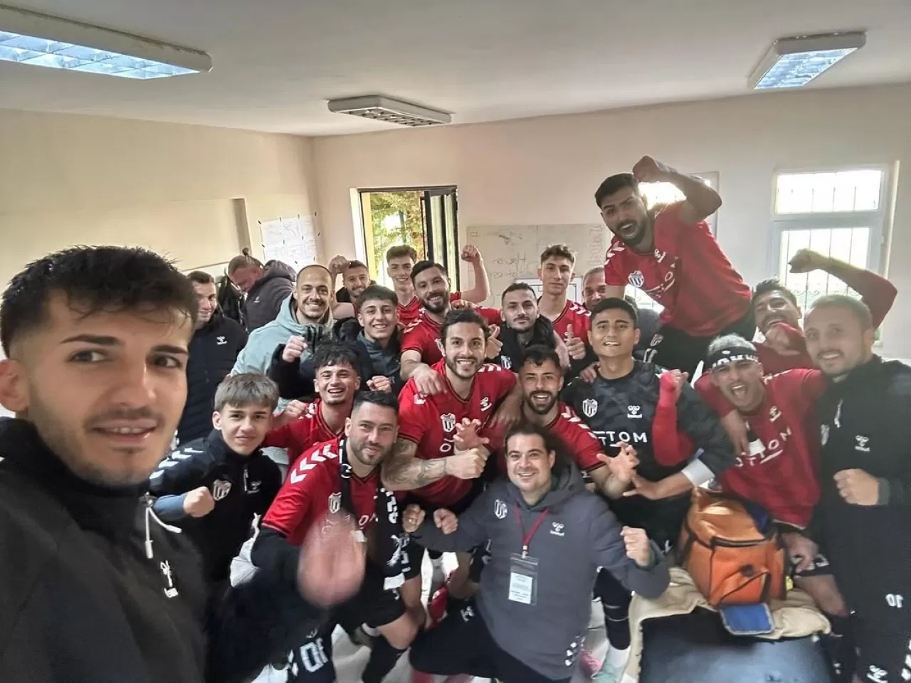 Burhaniye Belediyespor, Havran'da Fırtına Gibi Esti: 6-0!