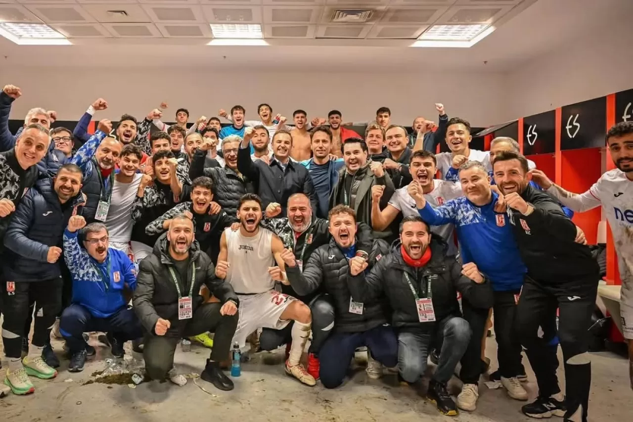 Balıkesirspor, Eskişehir'de Fırtına Gibi Esti: 3-0