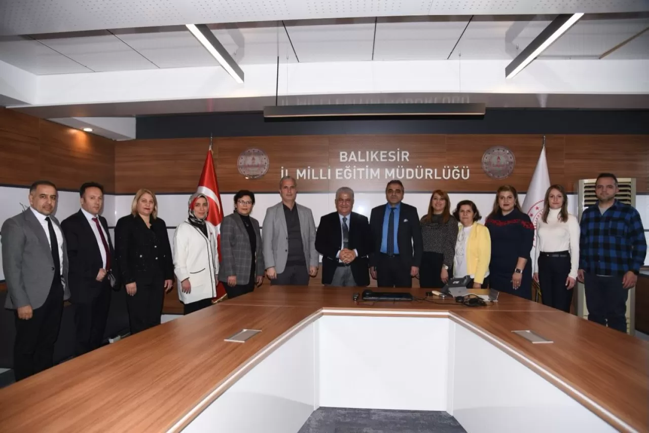Anaokulu Müdürleri Balıkesir İl Milli Eğitim Müdürü'nü Ziyaret Etti