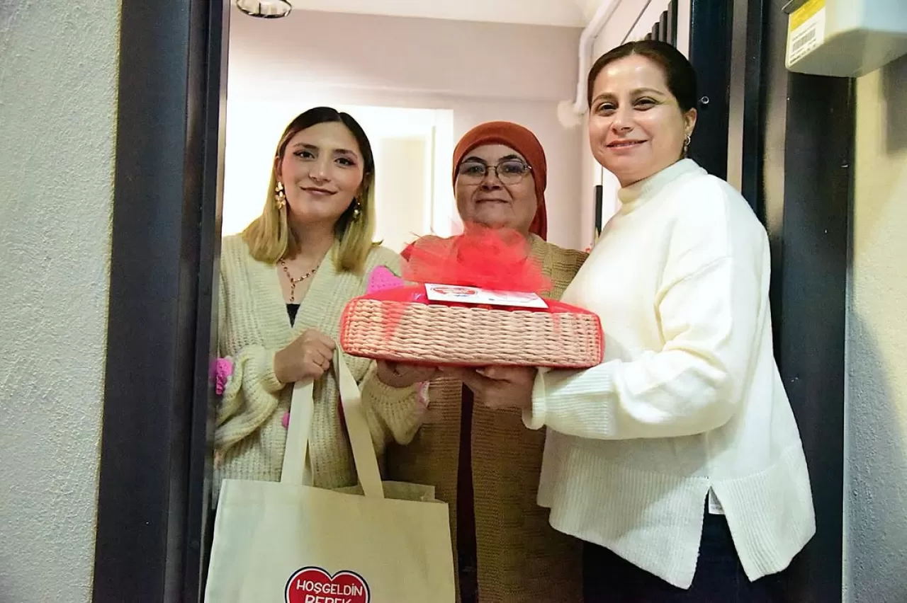 Sındırgı'da Yeni Doğan Bebek Ailelerine Anlamlı Ziyaret