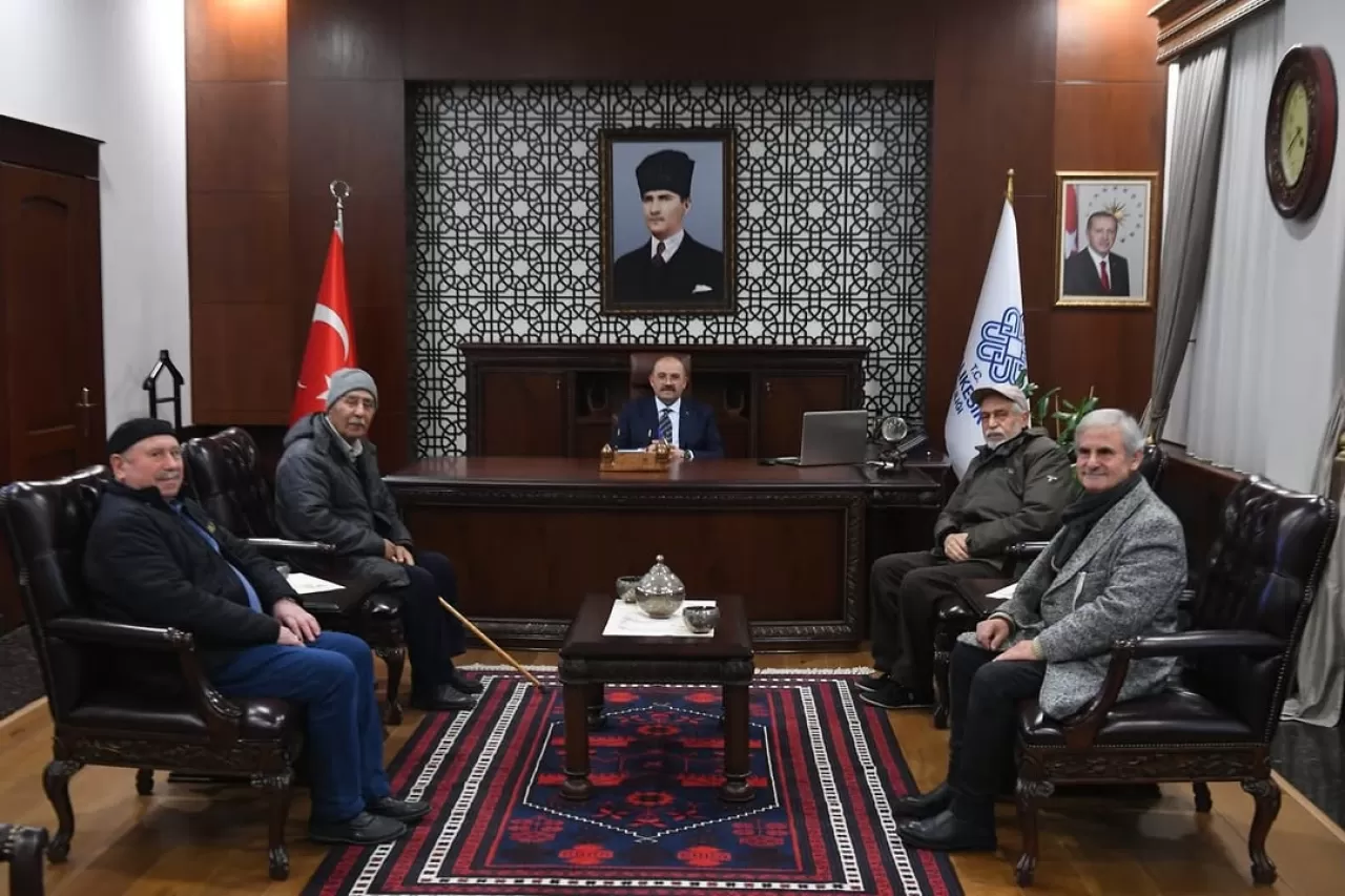 Emekli Öğretmen ve İşçiler Vali Ustaoğlu'nu Ziyaret Etti