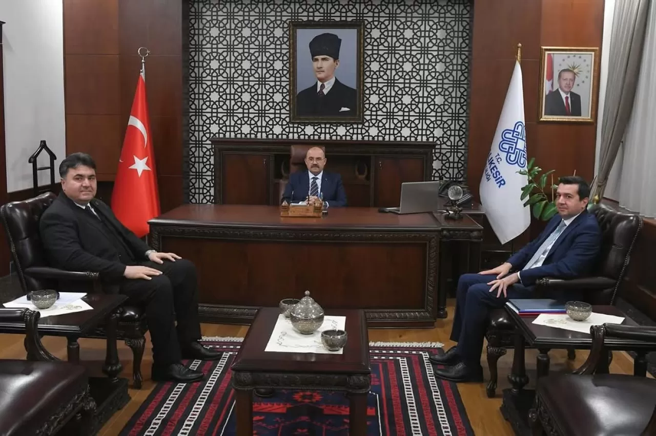 Havran Belediye Başkanı, Kaymakam ile Birlikte Vali Ustaoğlu'nu Ziyaret Etti