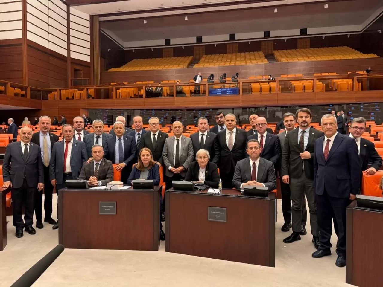 CHP'li Sarı'dan Meclis Çalışmaları Sonrası Halkın Gündemi Vurgusu