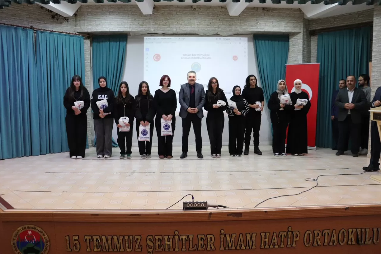 Edremit'te Hz. Muhammed'in Doğum Yıldönümü Yarışmalarında Ödüller Sahiplerini Buldu