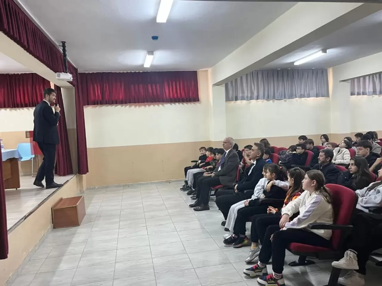 Karesi'de Öğrenciler Regaip Kandili'nde Değerlerle Buluştu