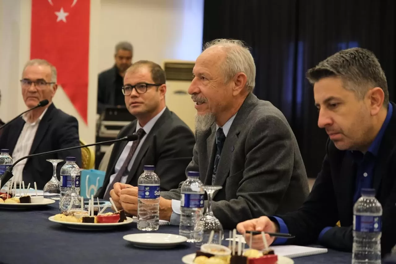 Altıeylül Belediyesi'nden Spor Çalıştayı'na Katılım