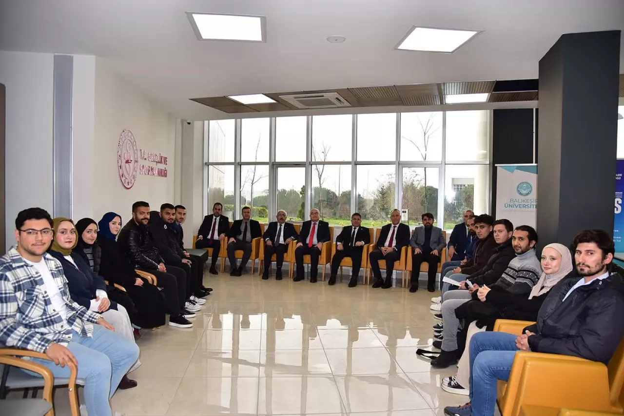 Balıkesir Üniversitesi'nde ÜNİDES 6. Dönem Başvuruları İçin Bilgilendirme Toplantısı Düzenlendi