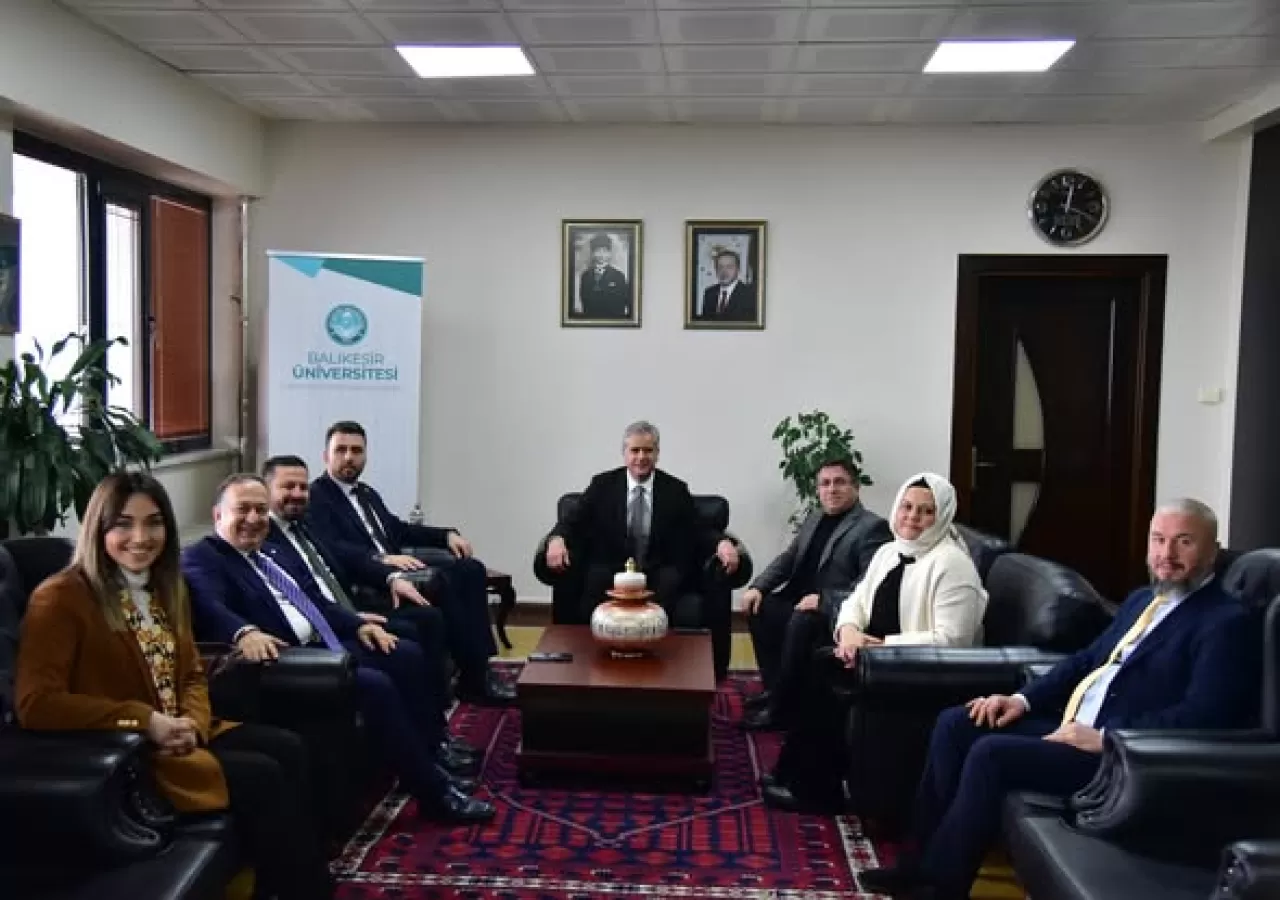 AK Parti Genel Başkan Yardımcısı Yalçın, Balıkesir Üniversitesi Rektörü'nü Ziyaret Etti