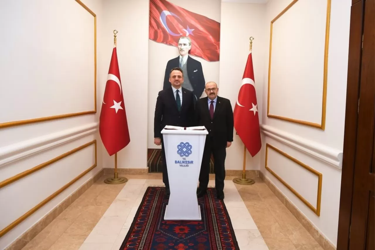 Bakan Yardımcısı ve Genel Müdür Balıkesir Valisi'ni Ziyaret Etti
