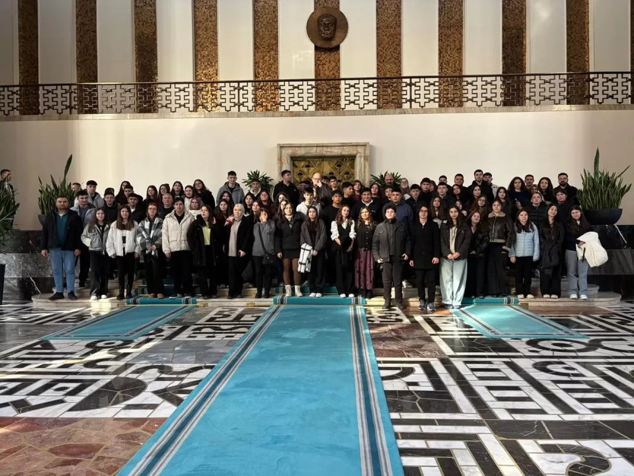 Sındırgılı Gençler, Anıtkabir'de Ata'yı Andı ve TBMM'yi Ziyaret Etti