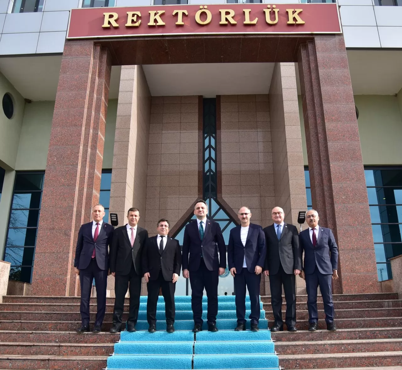 Bakan Yardımcısı Eminoğlu, Balıkesir Üniversitesi'ni Ziyaret Etti