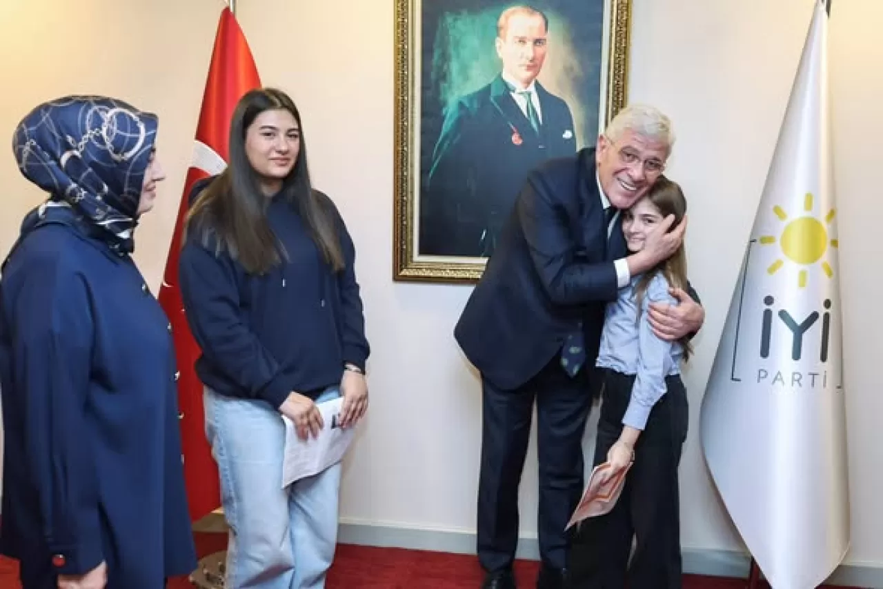 İYİ Parti'de Karne Sevinci