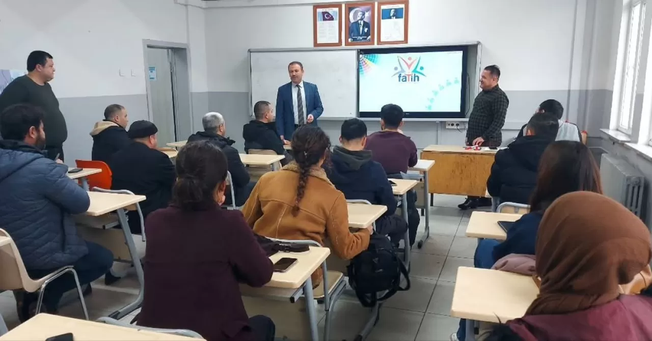 İvrindi'de Direksiyon Eğitimi Sınav Sorumluları Eğitimi Başladı