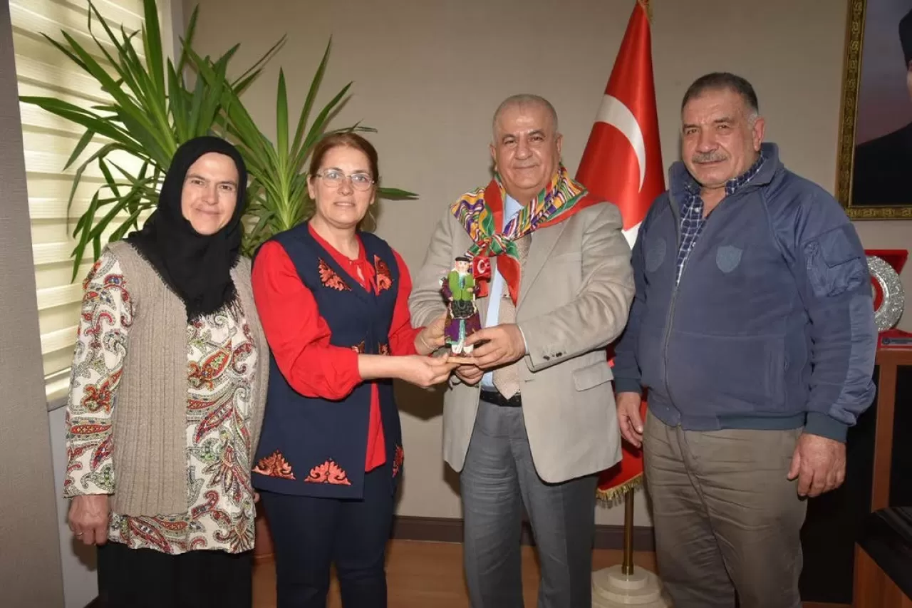 Yağcıbedir Yörükler Derneği'nden İl Milli Eğitim Müdürlüğü'ne Ziyaret