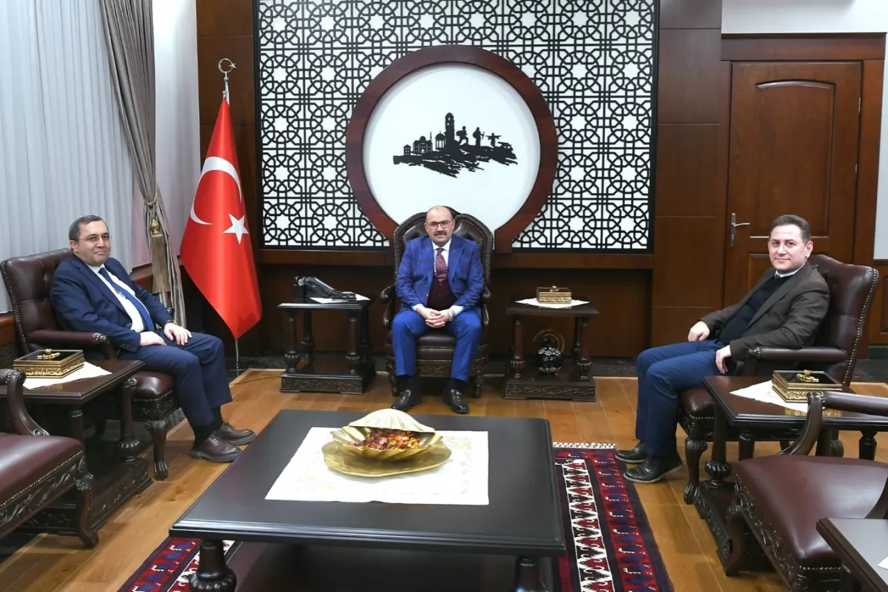 Mülkiye Müfettişleri Vali Ustaoğlu'nu Ziyaret Etti