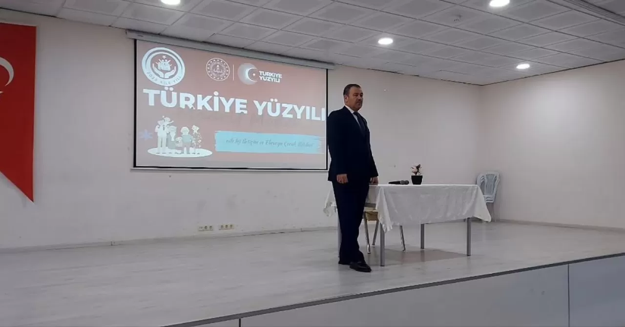 İvrindi'de Eğitim Personeliyle Aile İçi İletişim Temalı Toplantı