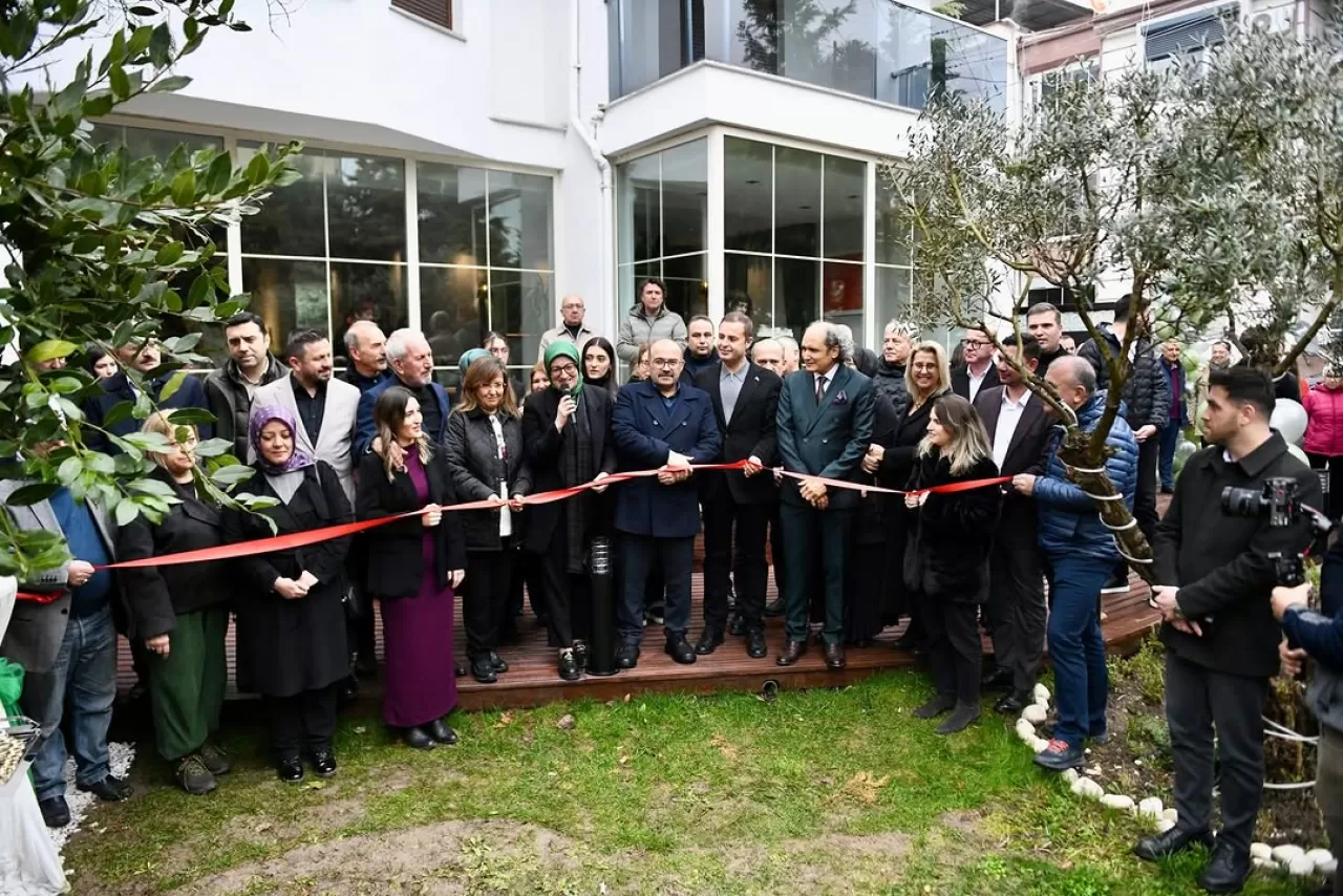 Altıeylül'de Yeni Restoran Açıldı