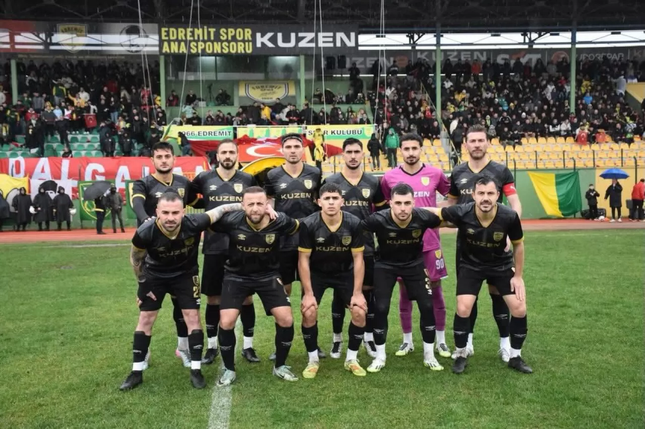 Edremitspor, Sahasında Akhisar 45 SK ile Karşılaştı