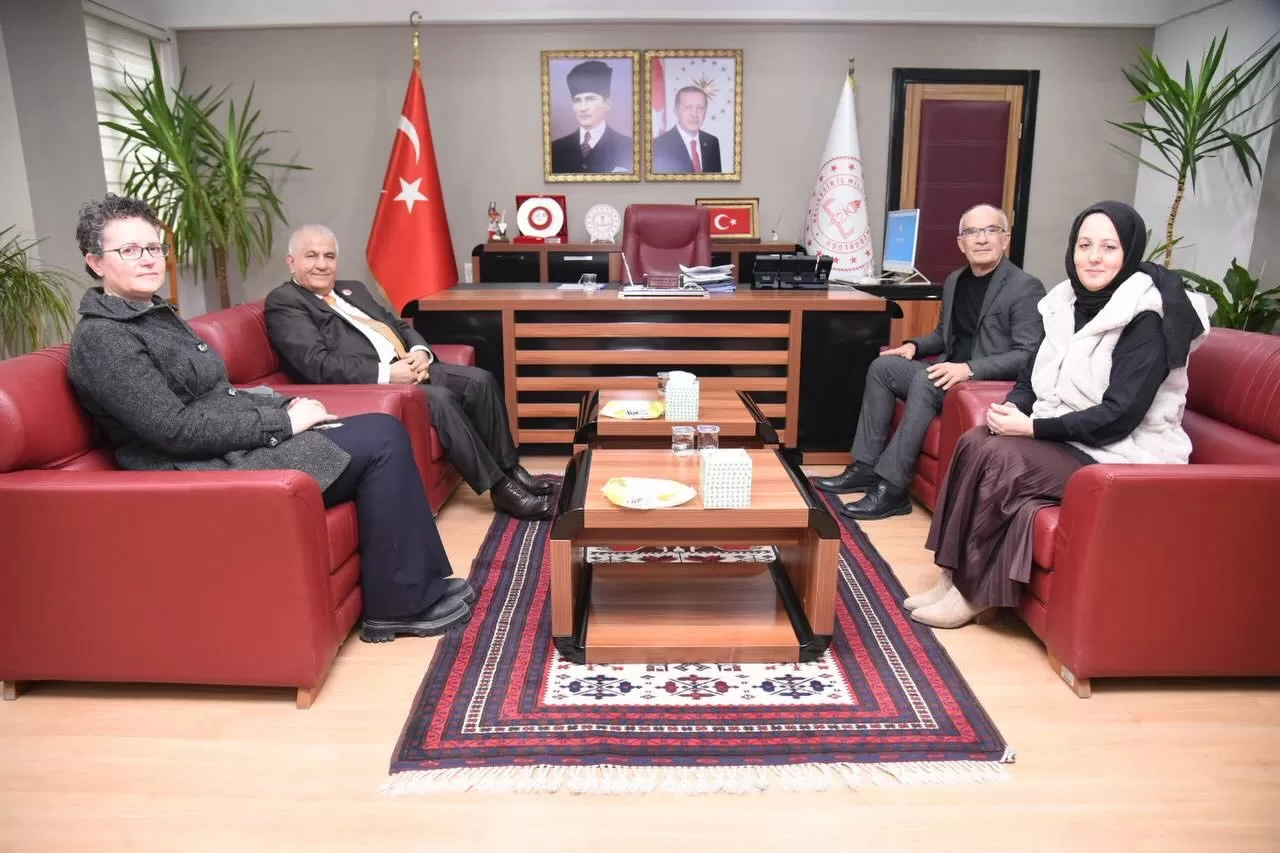 Manyas AK Parti Heyeti, İl Milli Eğitim Müdürü'nü Ziyaret Etti