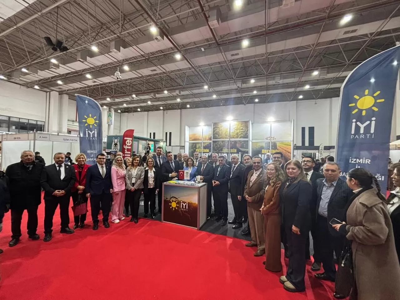 Deva Partisi'nden İzmir'de Tarım ve Sanayi Teması