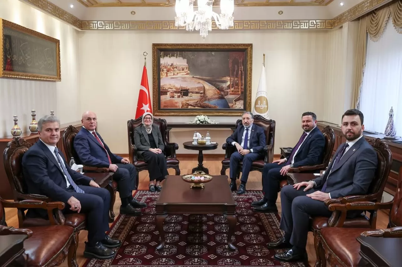 AK Partili heyet Diyanet İşleri Başkanı Arpaguş'u ziyaret etti