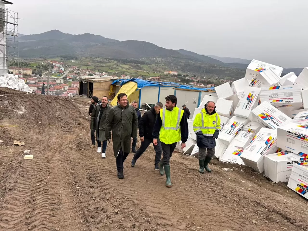 Sındırgı'da TOKİ 3. Etap Konutlarının İnşaat Süreci Yerinde İncelendi