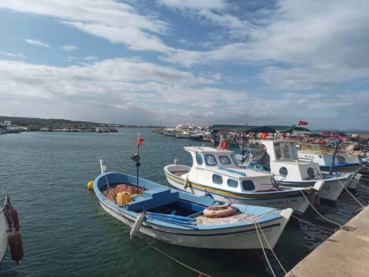 Gömeç'te Balıkçı Barınağı'nda Bir Gün