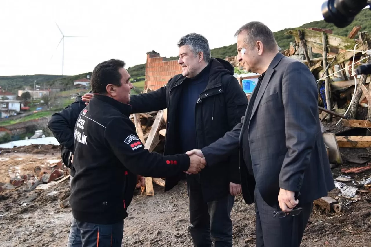 Karesi'de Ahırı Göçen Vatandaşa Ziyaret