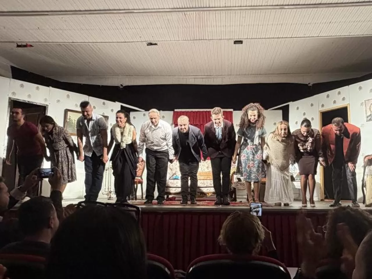 Burhaniye Belediyesi Kent Tiyatrosu'ndan Kahkaha Dolu Gece