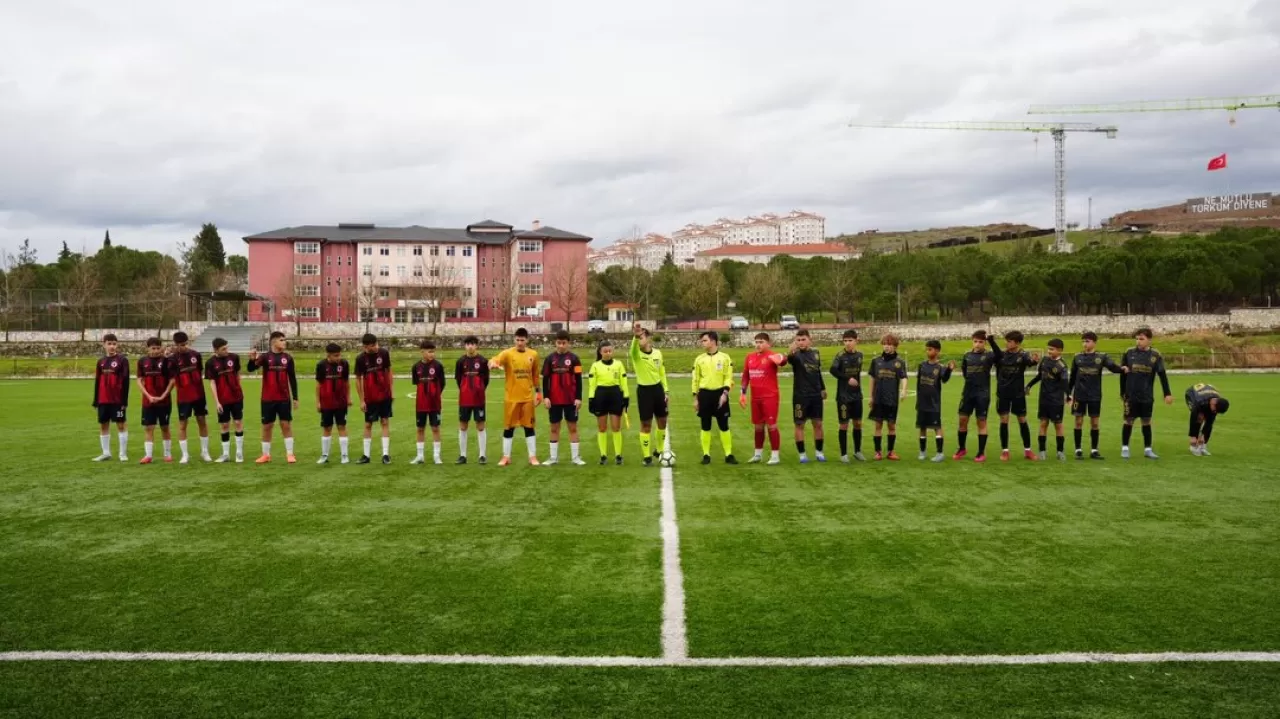 Sındırgı Belediyespor U15 Takımı, Evinde Dursunbey'i 1-0 Mağlup Etti