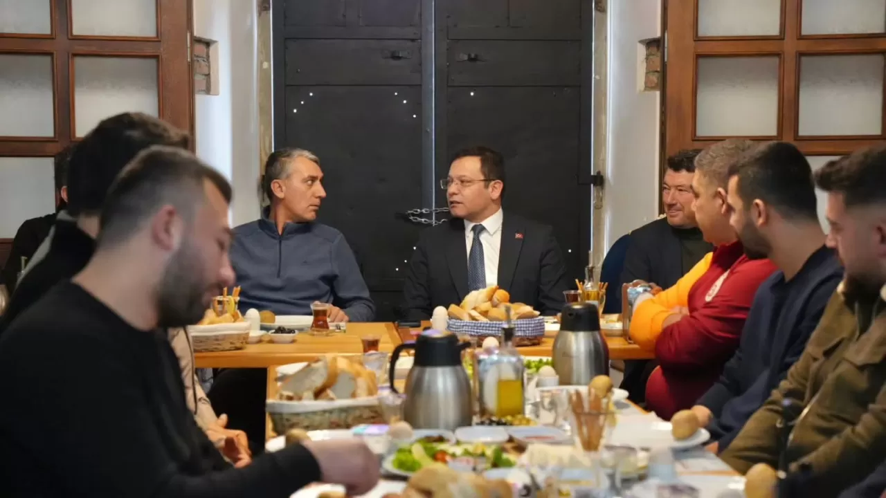 Sındırgı'da Voleybol Turnuvası Coşkusu